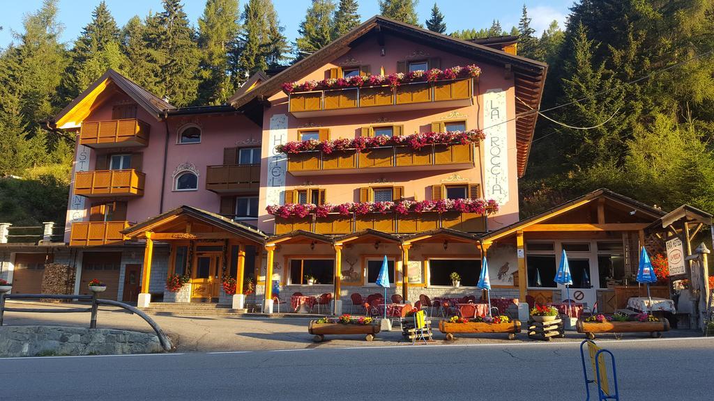 Hotel La Roccia Passo del Tonale Exterior foto